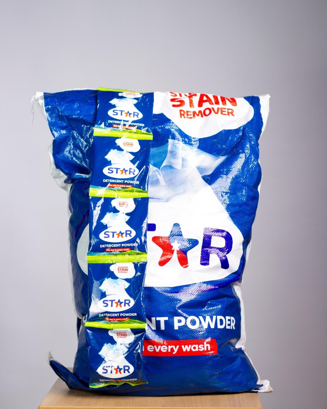STAR detergent powder bulk sack with a strip of sachets